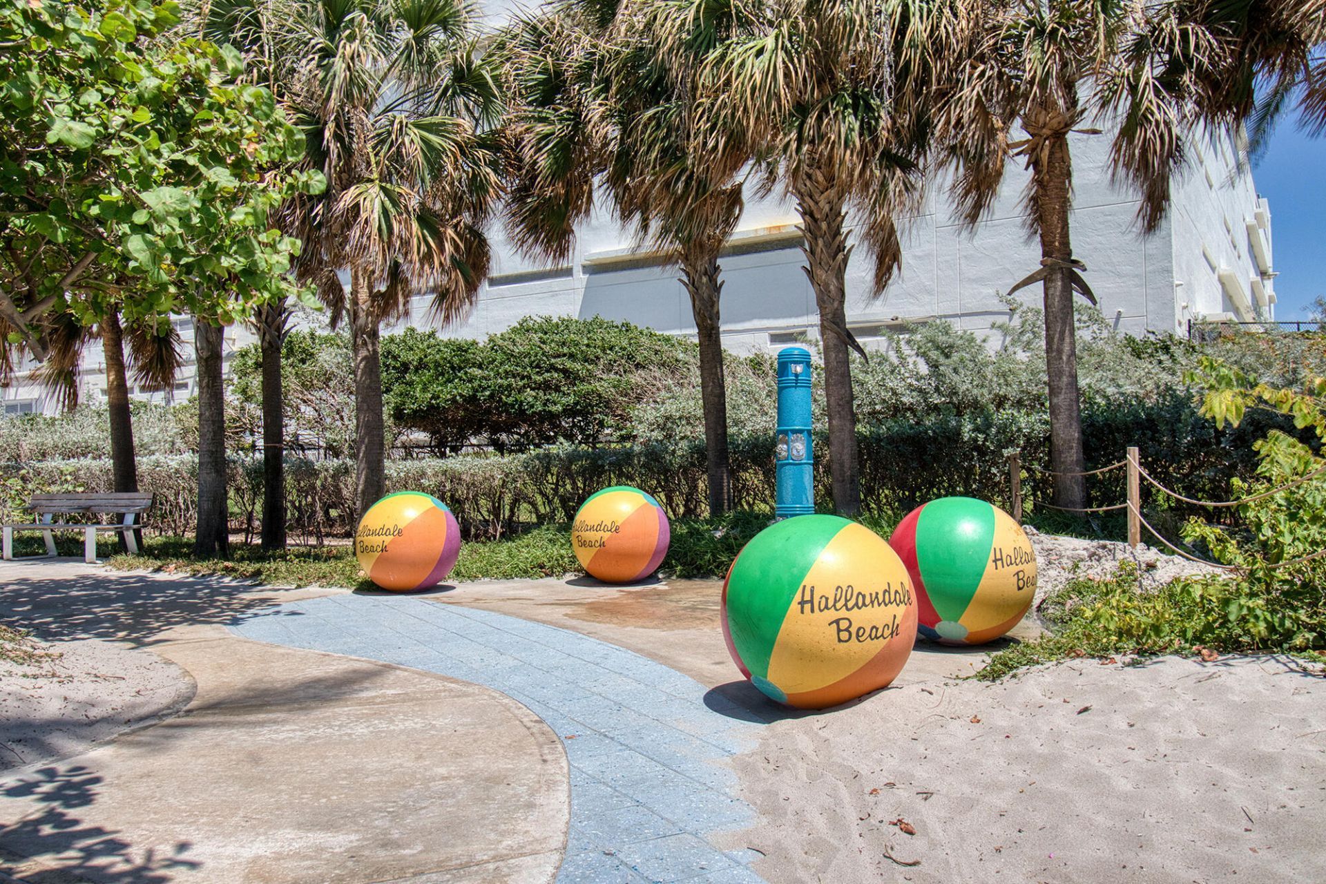 800 Parkview Drive, Unit 823, Hallandale, FL 33009 Photo