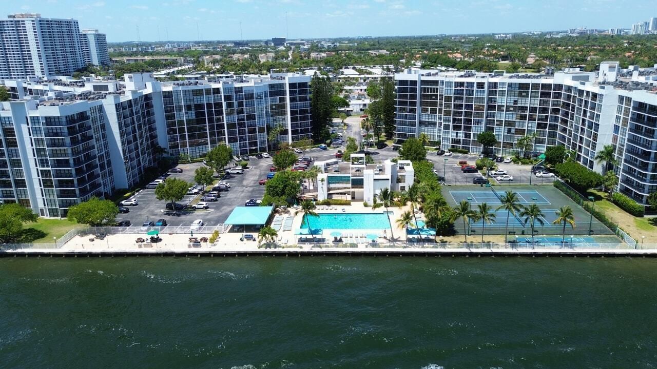 800 Parkview Drive, Unit 823, Hallandale, FL 33009 Photo