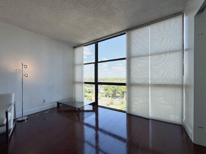 800 Parkview Drive, Unit 823, Hallandale, FL 33009 Photo