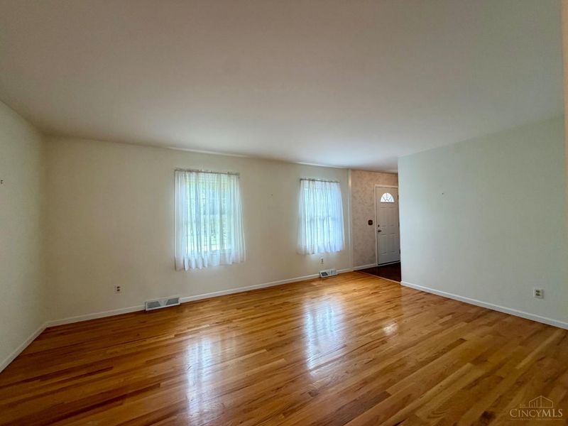 11363 Kenshire Drive, Forest Park, OH 45240 Photo 8