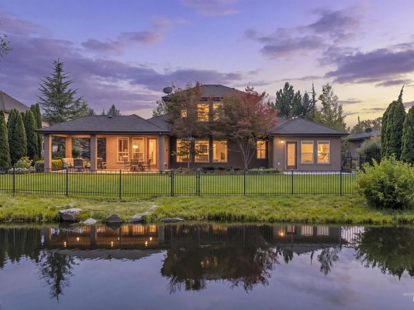568 E Lakebrook Lane, Eagle, ID 83616