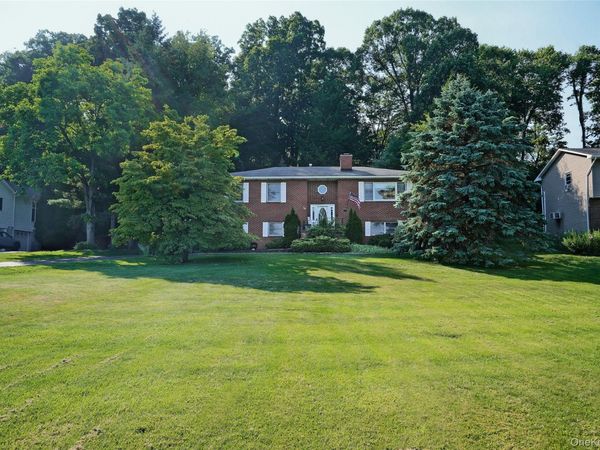16 Four Winds Drive , Poughkeepsie, NY 12603