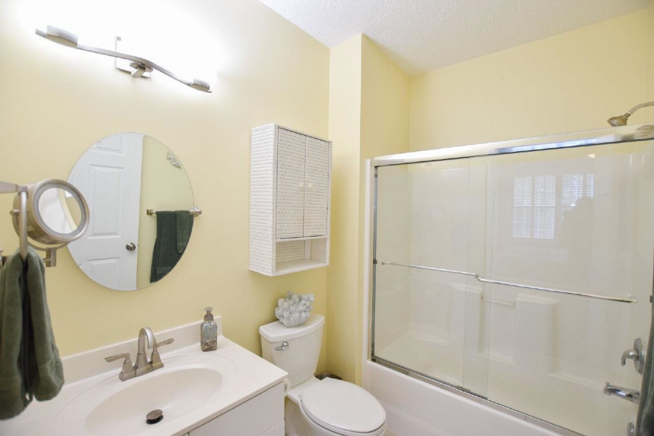 5825 Catalina Dr. Photo 11