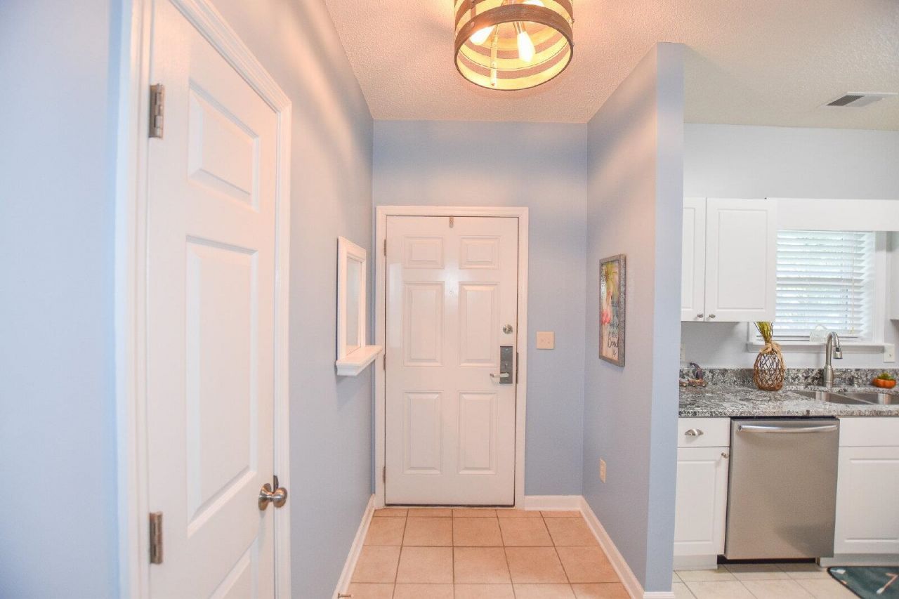 5825 Catalina Dr. Photo 16
