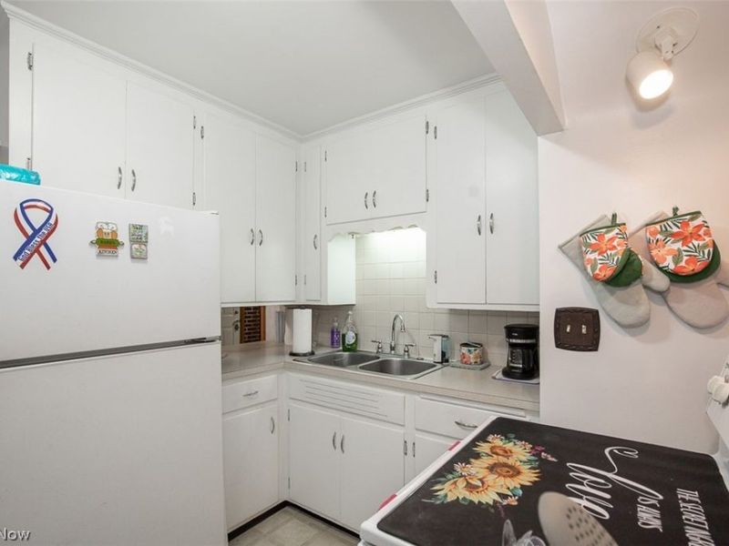 5105 W 6th Street, Brooklyn Heights, OH 44131 Photo 7
