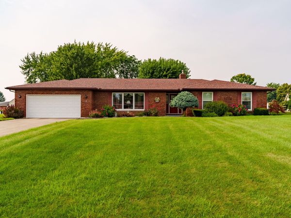 106 Karen Court, Botkins, OH 45306