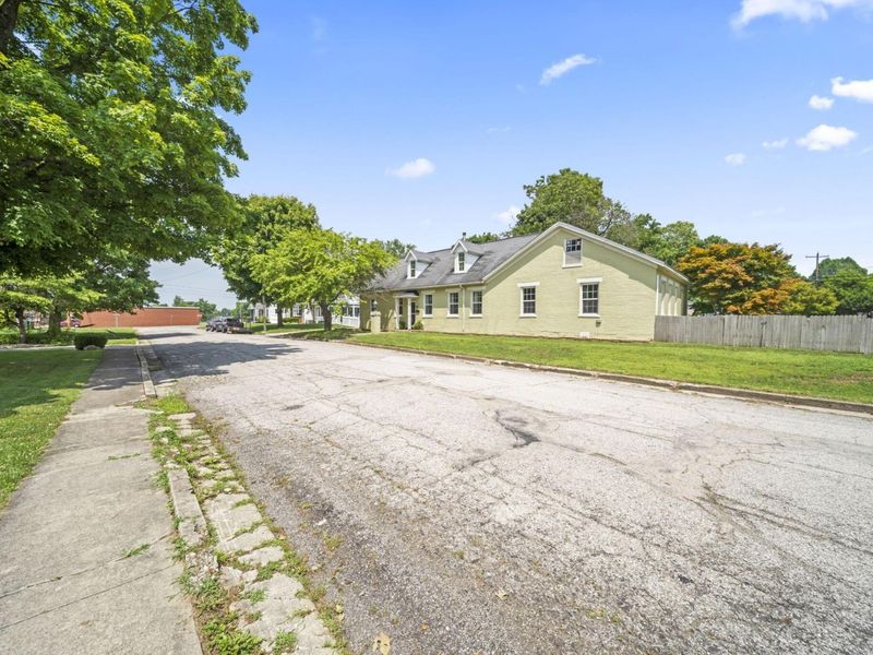 832 Pershing Drive , Circleville, OH 43113 Photo 2