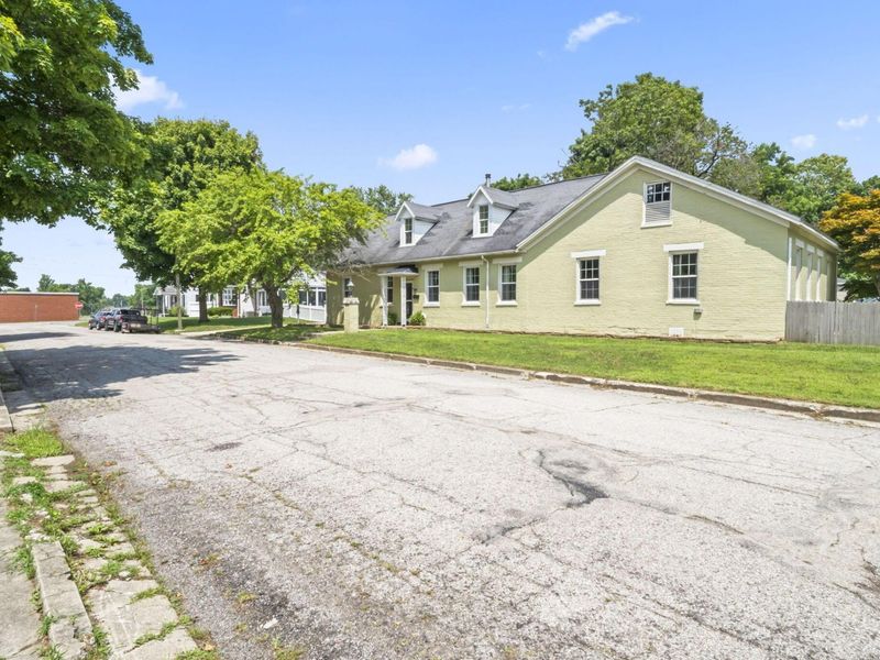 832 Pershing Drive , Circleville, OH 43113 Photo 3