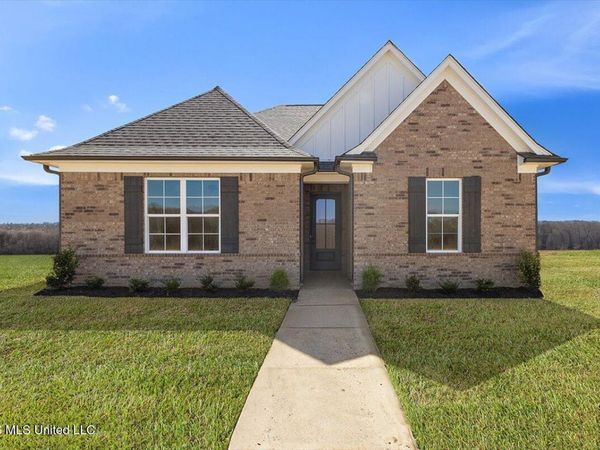 457 Sunflower Street, Nesbit, MS 38651