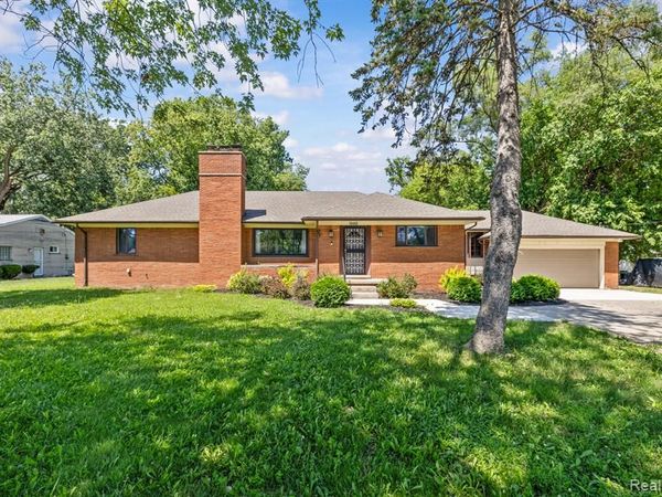 18480 W 9 Mile Road, Southfield, MI 48075