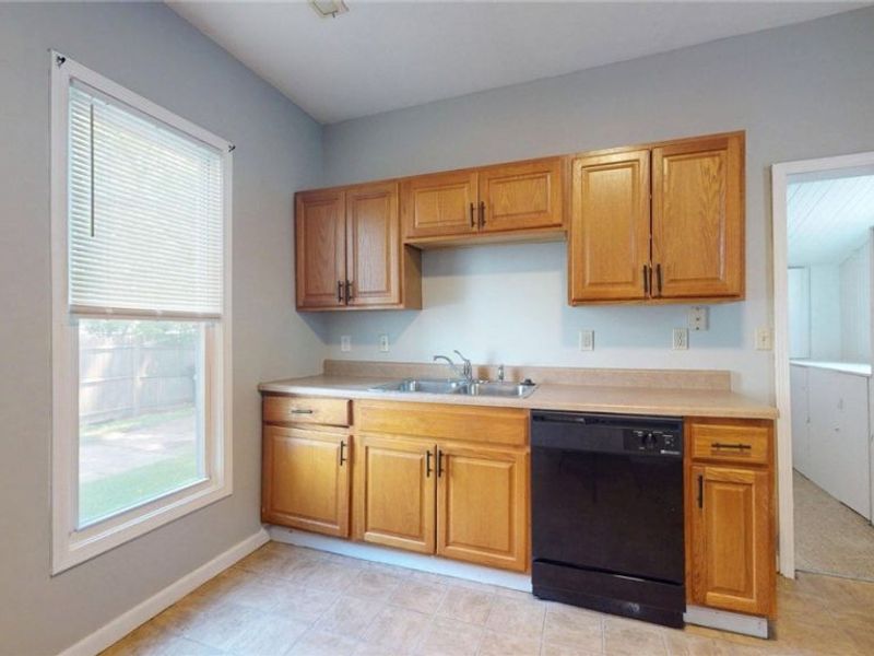 2053 W 95th Street , Cleveland, OH 44102 Photo 22