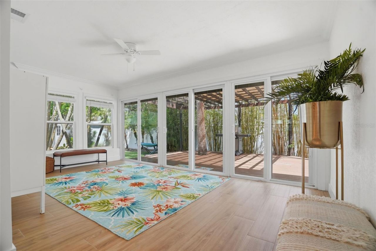 1819 Maryland Avenue Ne, Saint Petersburg, FL 33703 Photo