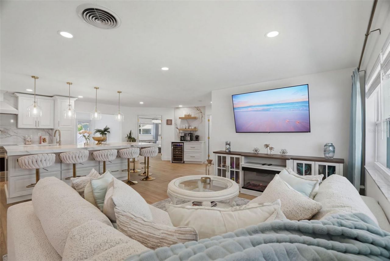 1819 Maryland Avenue Ne, Saint Petersburg, FL 33703 Photo