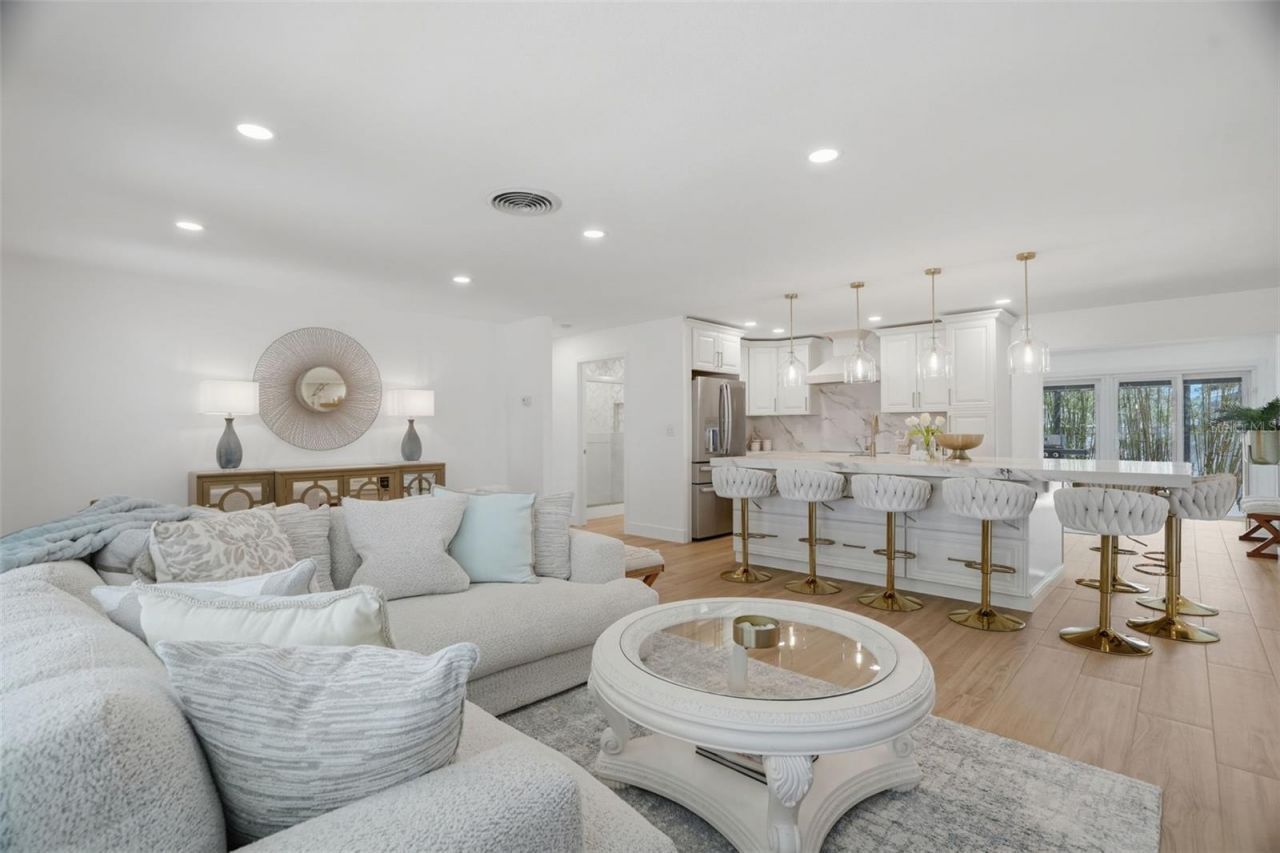 1819 Maryland Avenue Ne, Saint Petersburg, FL 33703 Photo
