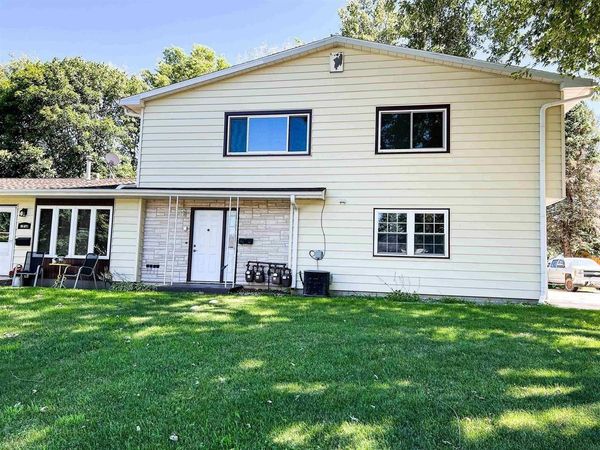 104 E Ave, Unit 3, Grundy Center, IA 50638