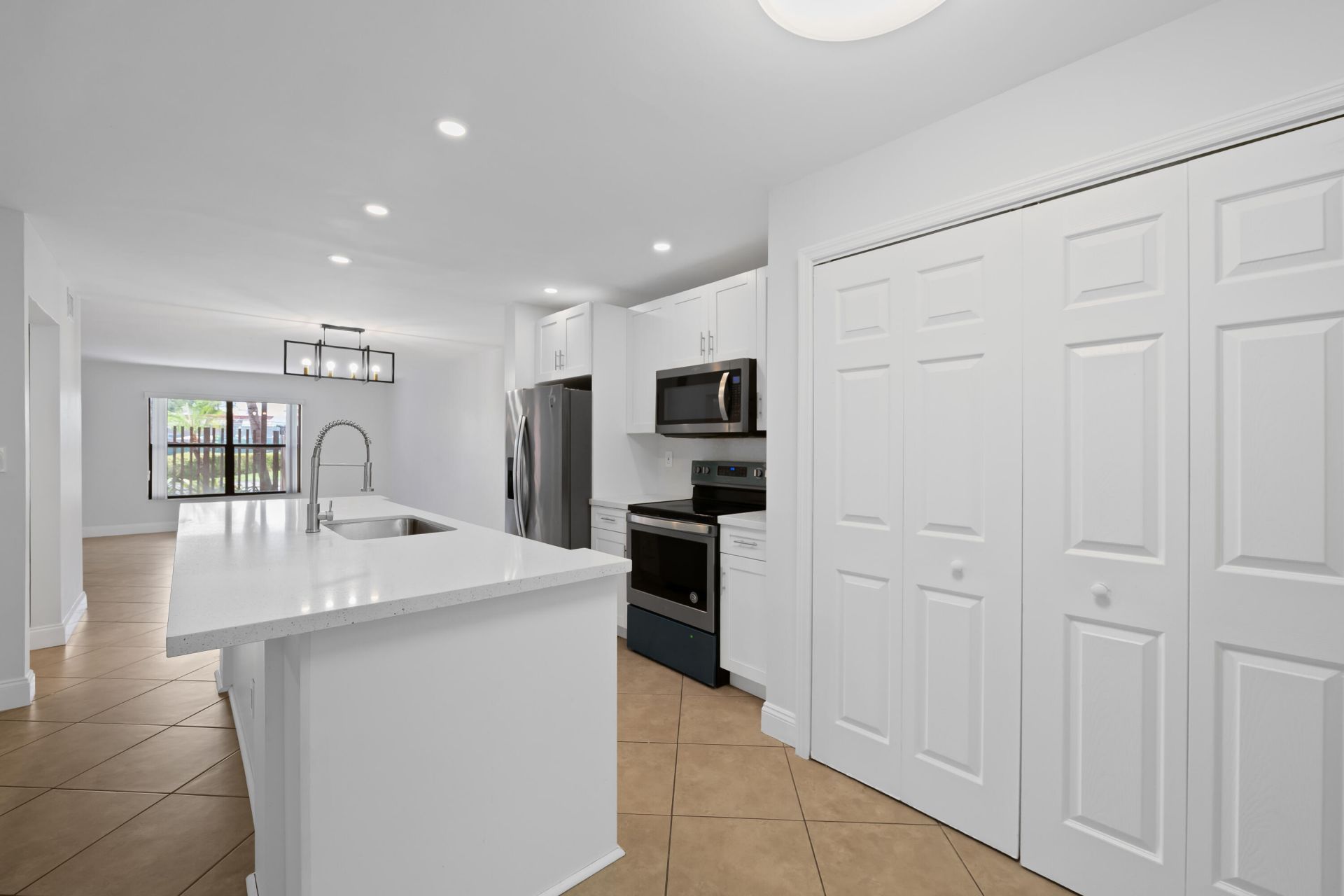 1517 Fairway Road, Pembroke Pines, FL 33026 Photo