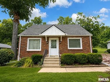 321 ARNOLD Road, East Peoria, IL 61611