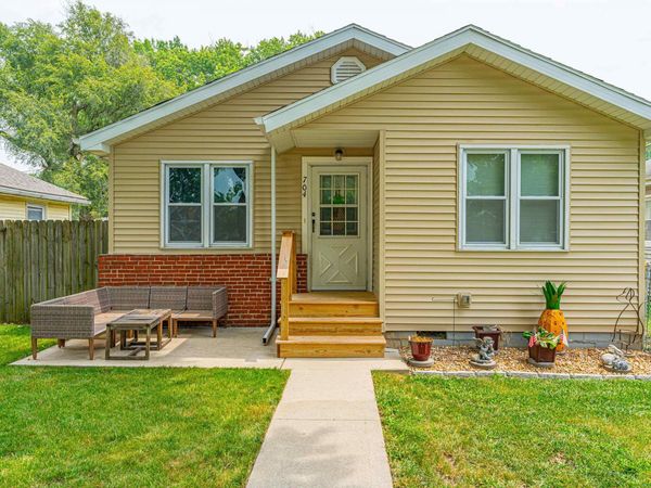 704 N MADISON Street, Lincoln, IL 62656