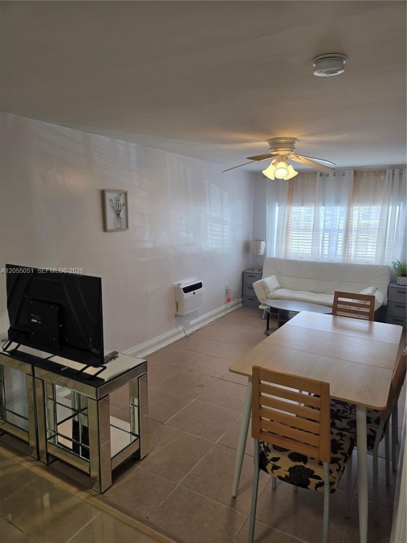 5712 Hollywood Blvd , Unit 1, Hollywood, FL 33021 Photo