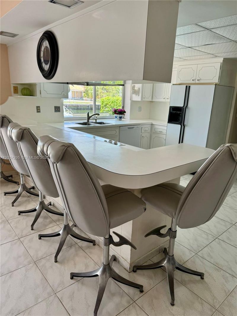 3440 NE 170th St , North Miami Beach, FL 33160 Photo