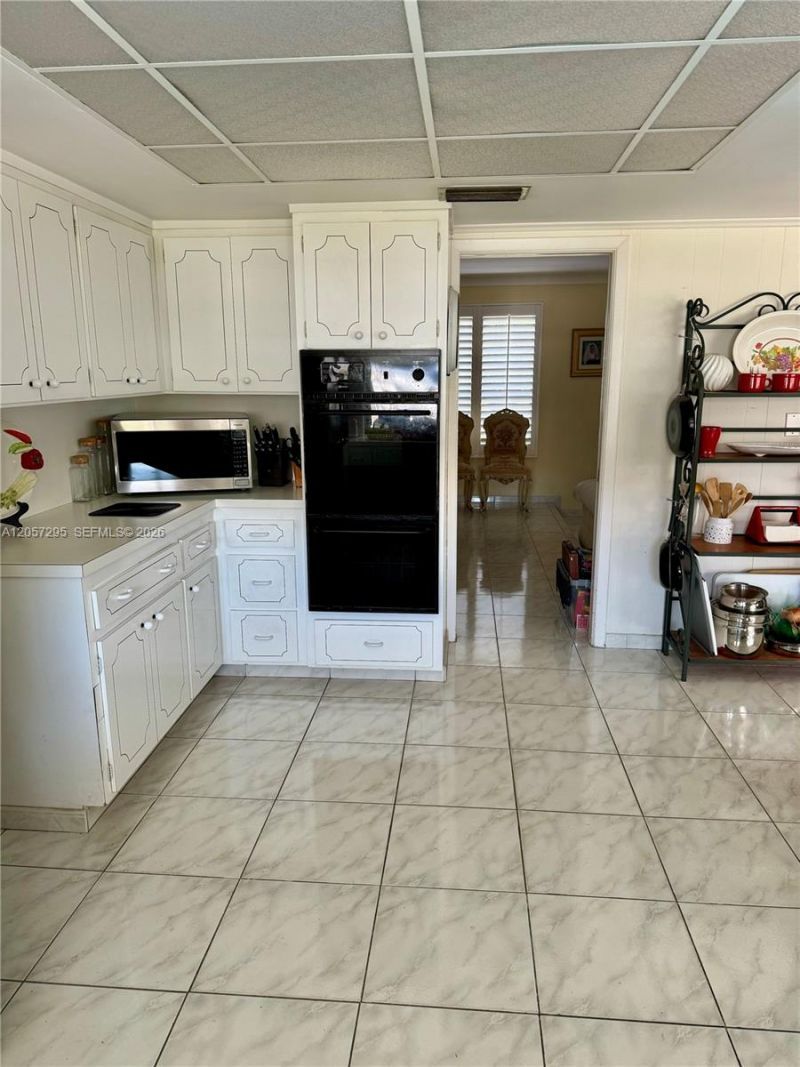 3440 NE 170th St , North Miami Beach, FL 33160 Photo