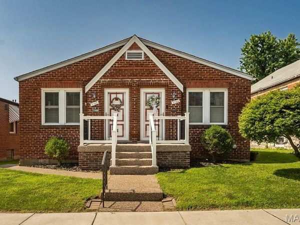6742 Dolan Place , St Louis, MO 63139