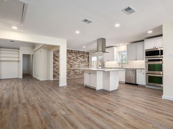 10521 Sandpiper Lane, Dallas, TX 75230