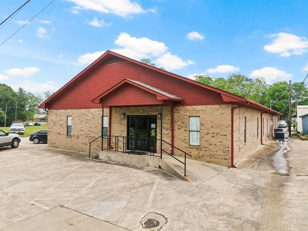 107 E 11th Street , Mount Pleasant, TX 75455