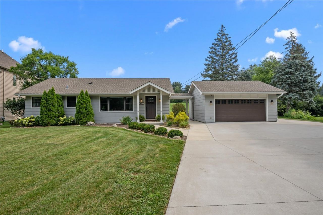 27W116 48th Street , Naperville, IL 60563