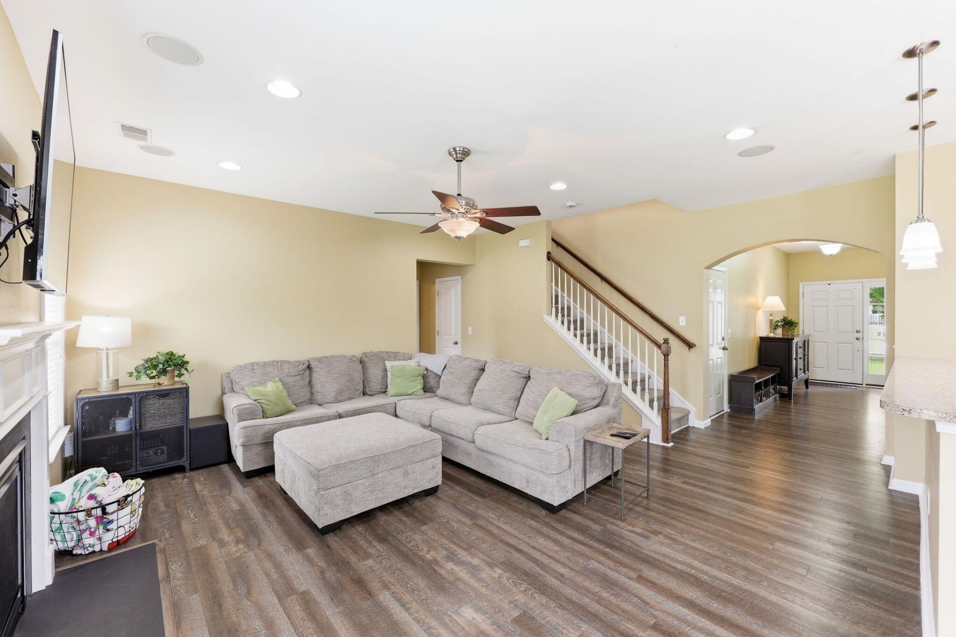 8017 Henderson Road Photo 19