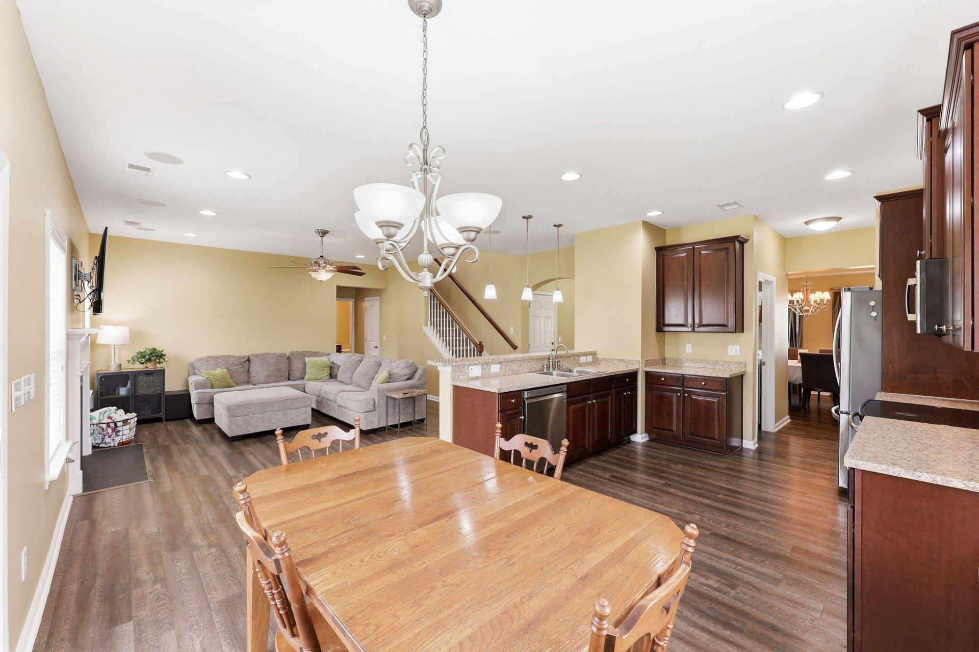 8017 Henderson Road Photo 20