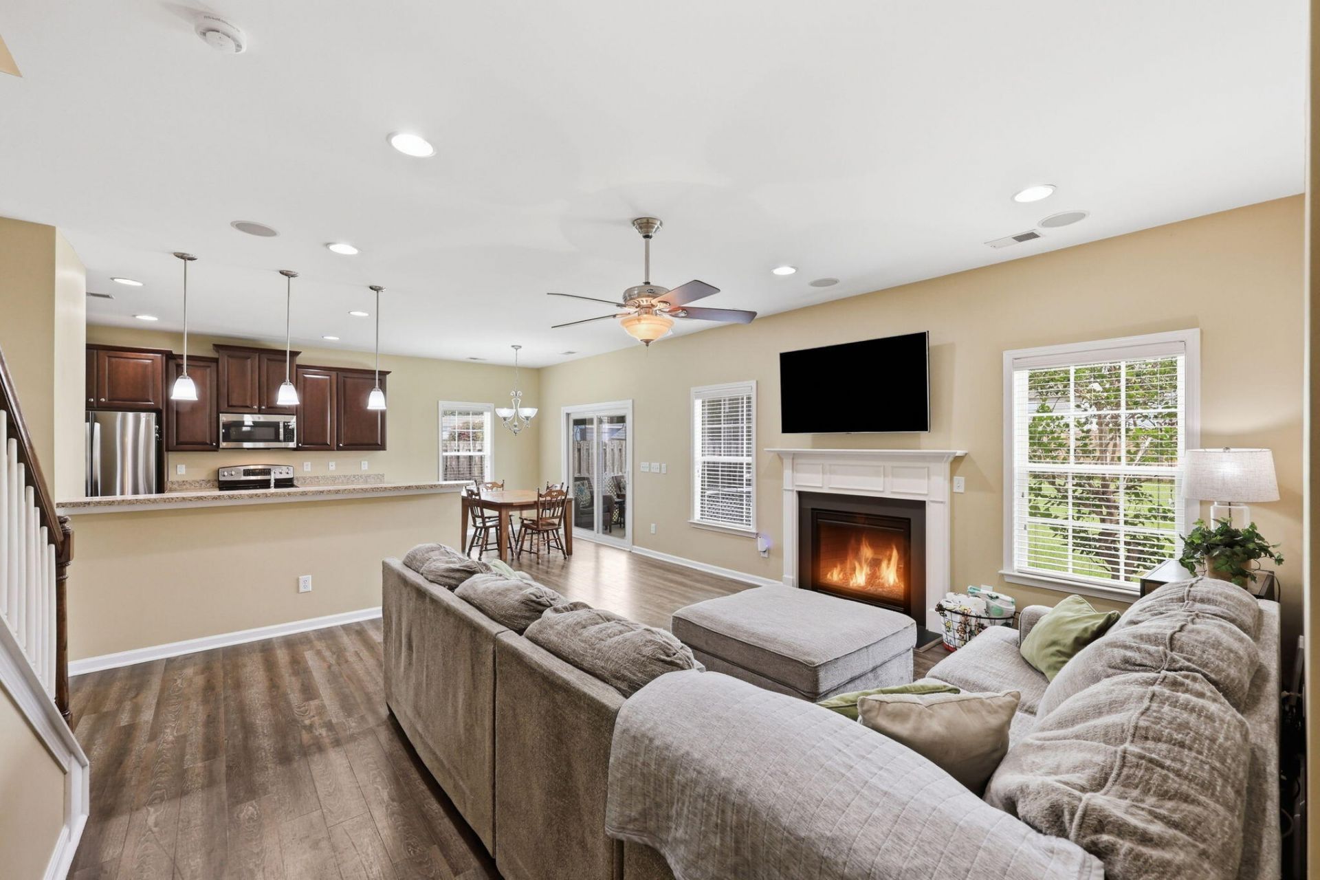8017 Henderson Road Photo 22