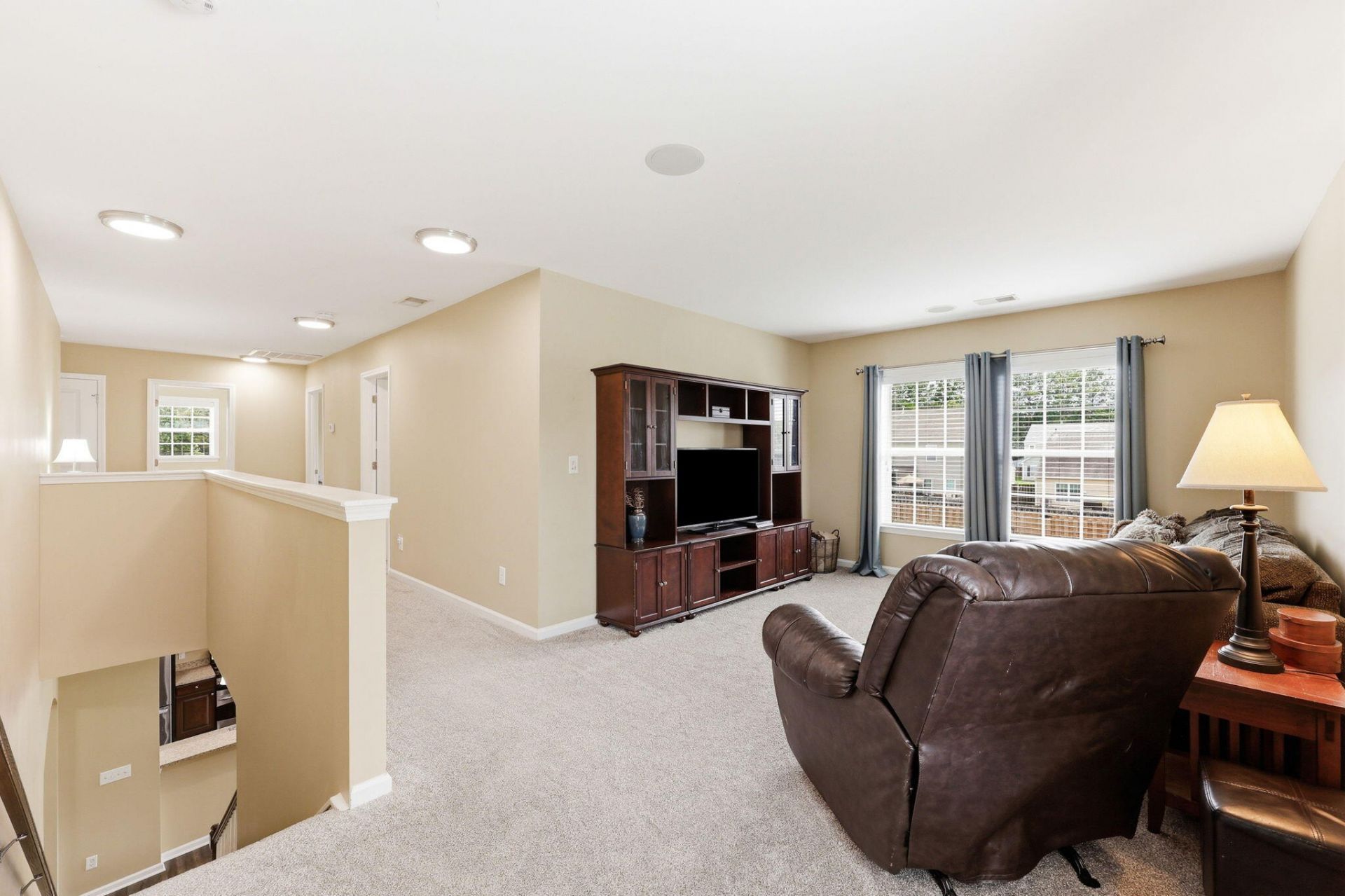 8017 Henderson Road Photo 23