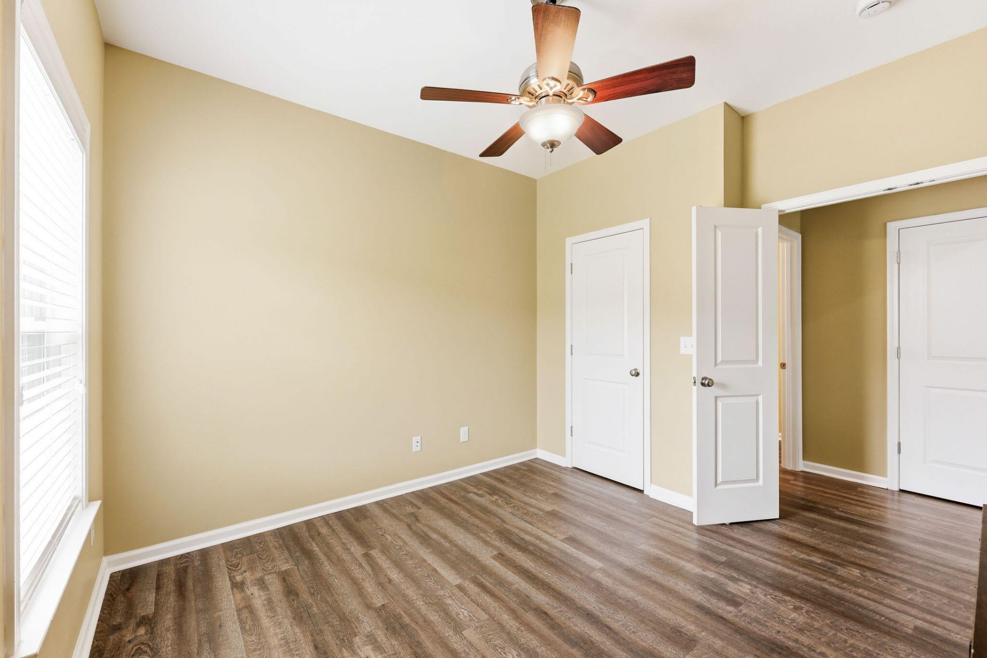 8017 Henderson Road Photo 43
