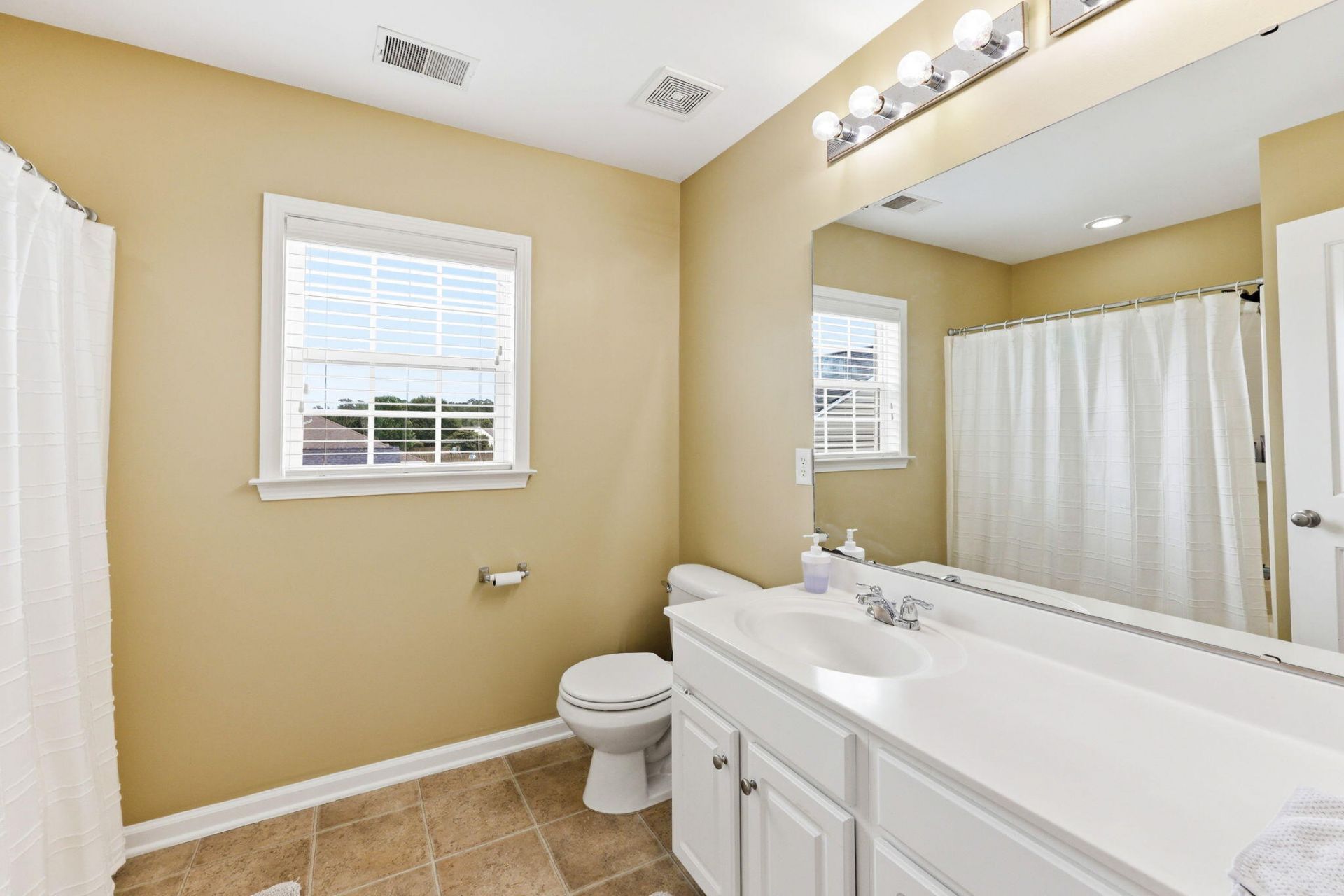 8017 Henderson Road Photo 44