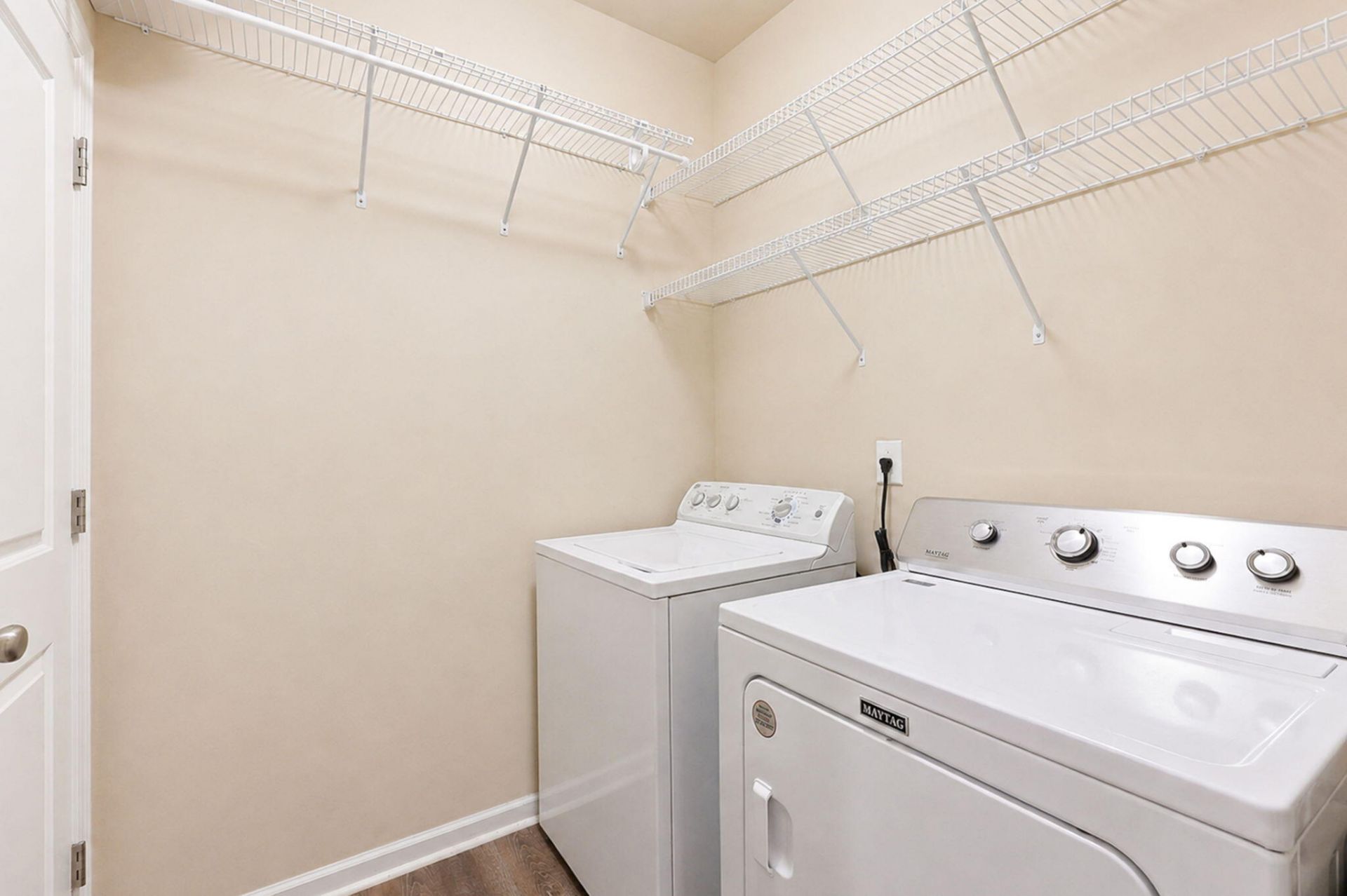 8017 Henderson Road Photo 47