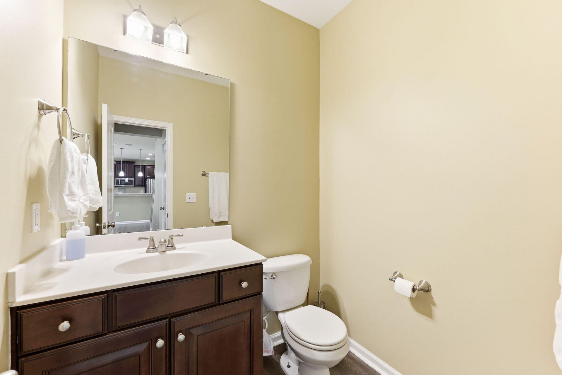8017 Henderson Road Photo 49
