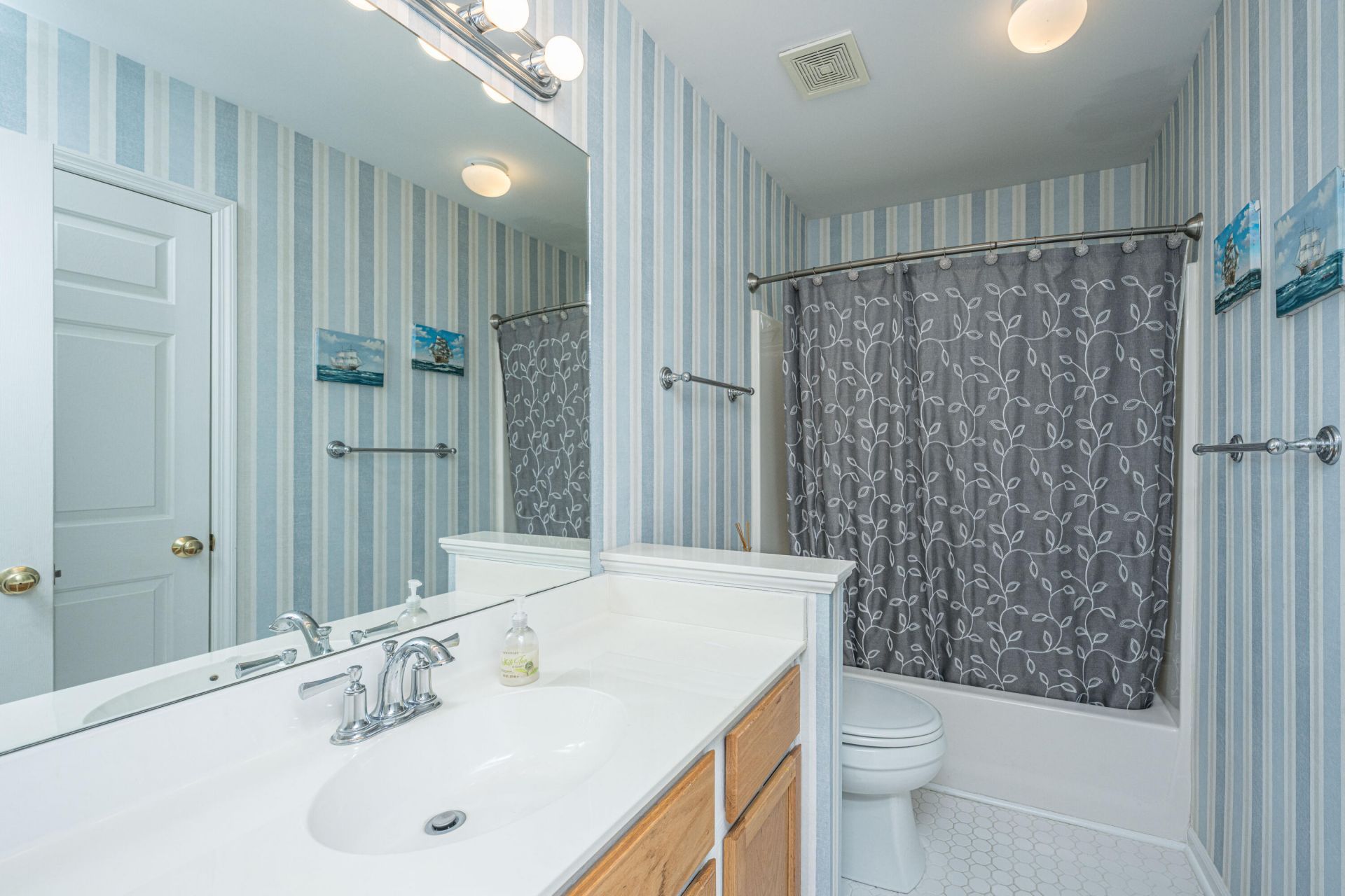 2794 Seastrand Lane Photo 20