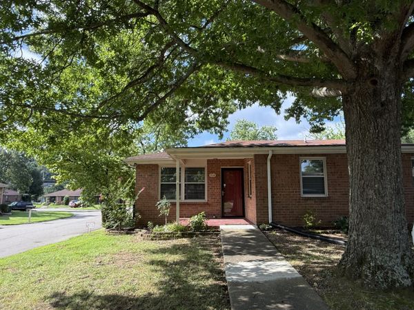 314 Deer Lake Dr, Nashville, TN 37221