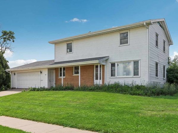 809 18th Ave SW, Cedar Rapids, IA 52404