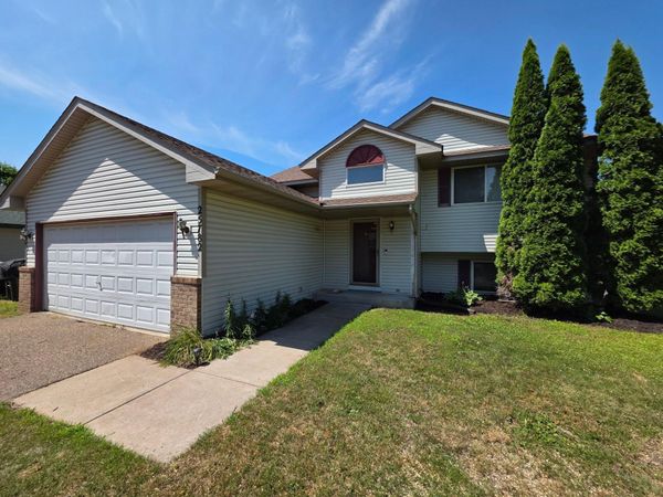 25782 Goldfinch Avenue , Wyoming, MN 55092