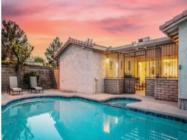 3696 Barcelona Street , Las Vegas, NV 89121