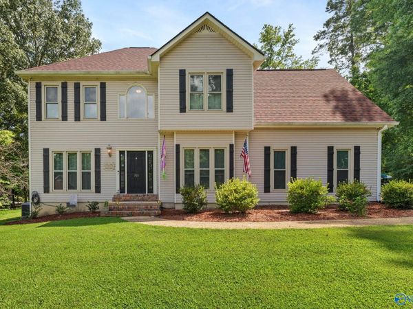 703 Oakhill Avenue, Sheffield, AL 35660