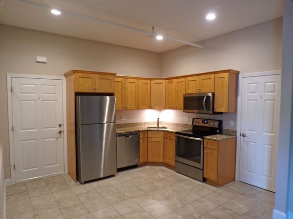 1072 Washington St, Unit 3, Weymouth, MA 02189