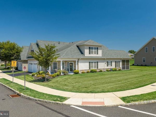 4406 COLONIAL , CENTER VALLEY, PA 18034