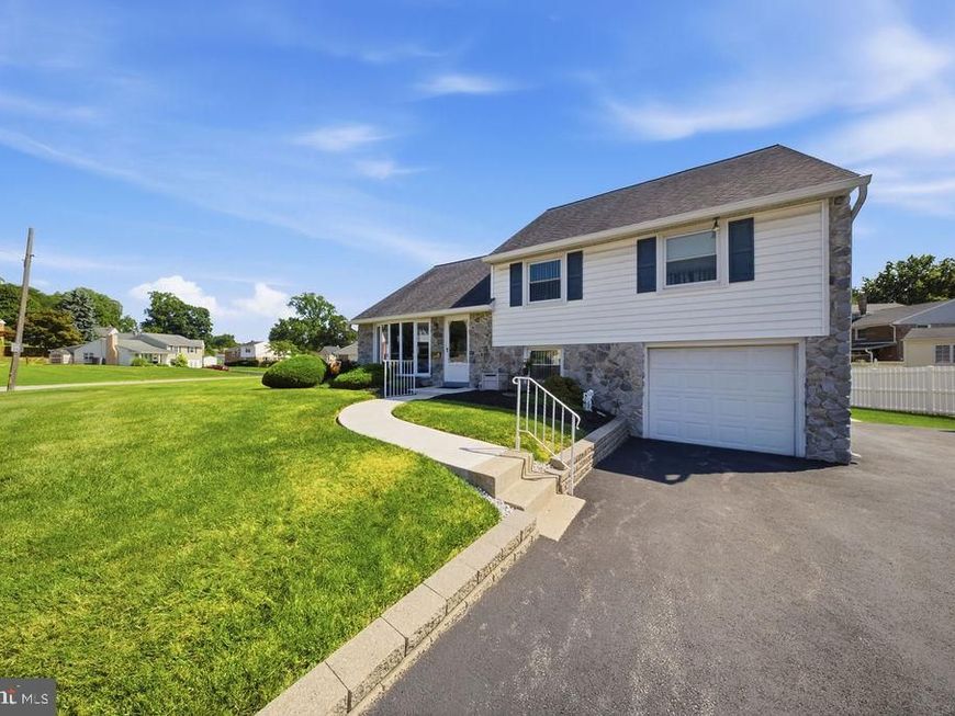 855 Rhoads Drive, Springfield, PA 19064 Main Photo