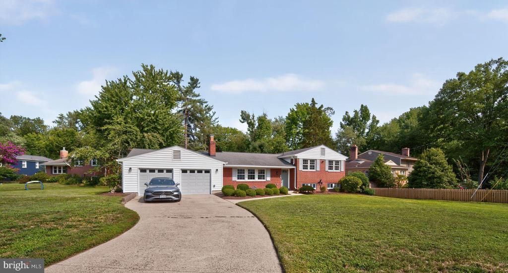 1915 Shannon Court, Alexandria, VA 22306 Main Photo
