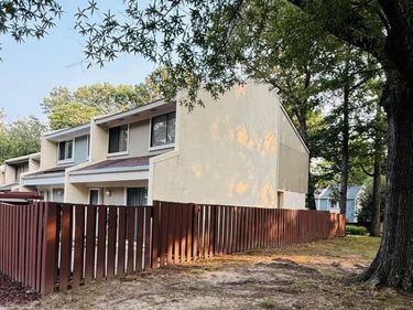 2379 SOUTHGATE SQUARE, RESTON, VA 20191