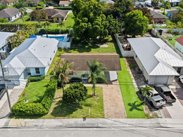 6894 3rd St, Jupiter, FL 33458
