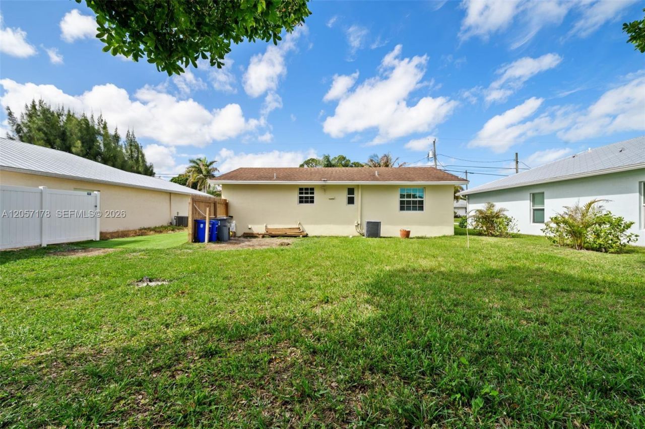 6894 3rd St , Jupiter, FL 33458 Photo